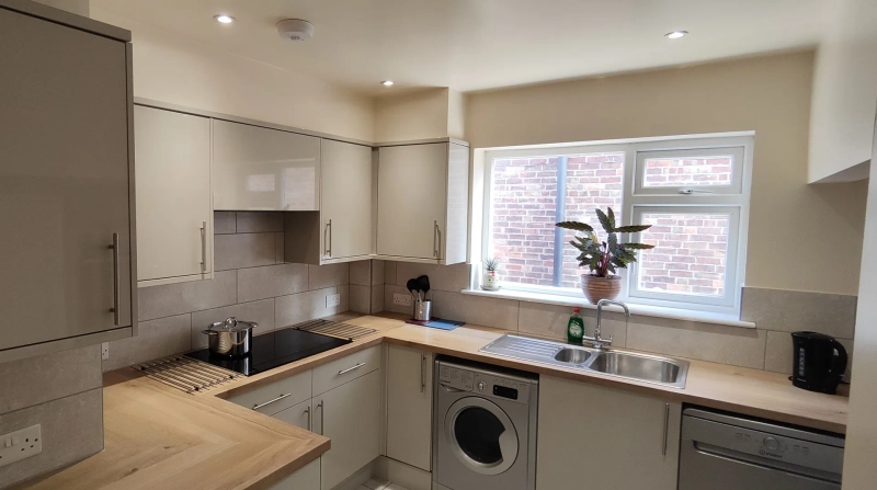 Dunkirk Student:   Brailsford Road - 6 Bedroom modern - Thumbnail 1